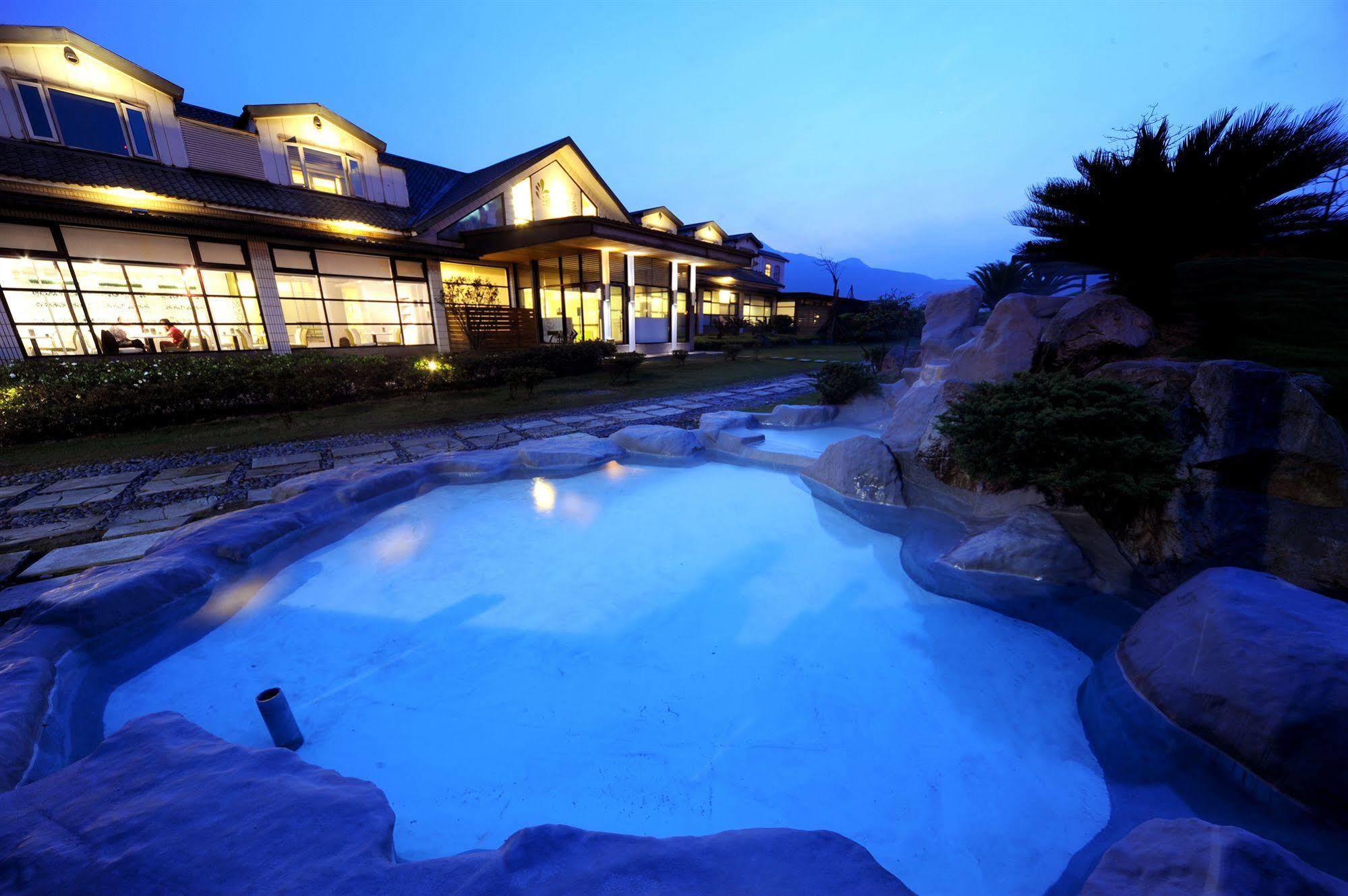 Chat Hot Spring Resort Keelung Esterno foto